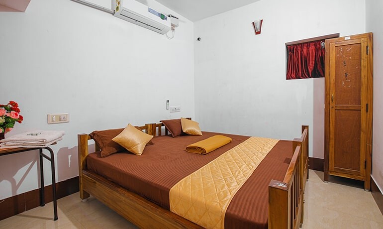 2BHK- Deluxe Suite Twin Bed