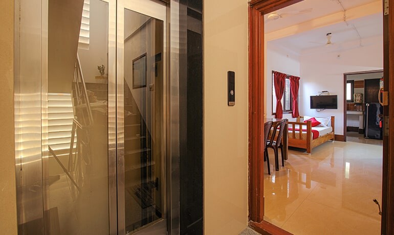 2BHK- Deluxe Suite Twin Bed