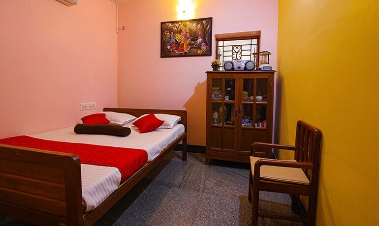 2BHK- Deluxe Queen Suite - Ground Floor